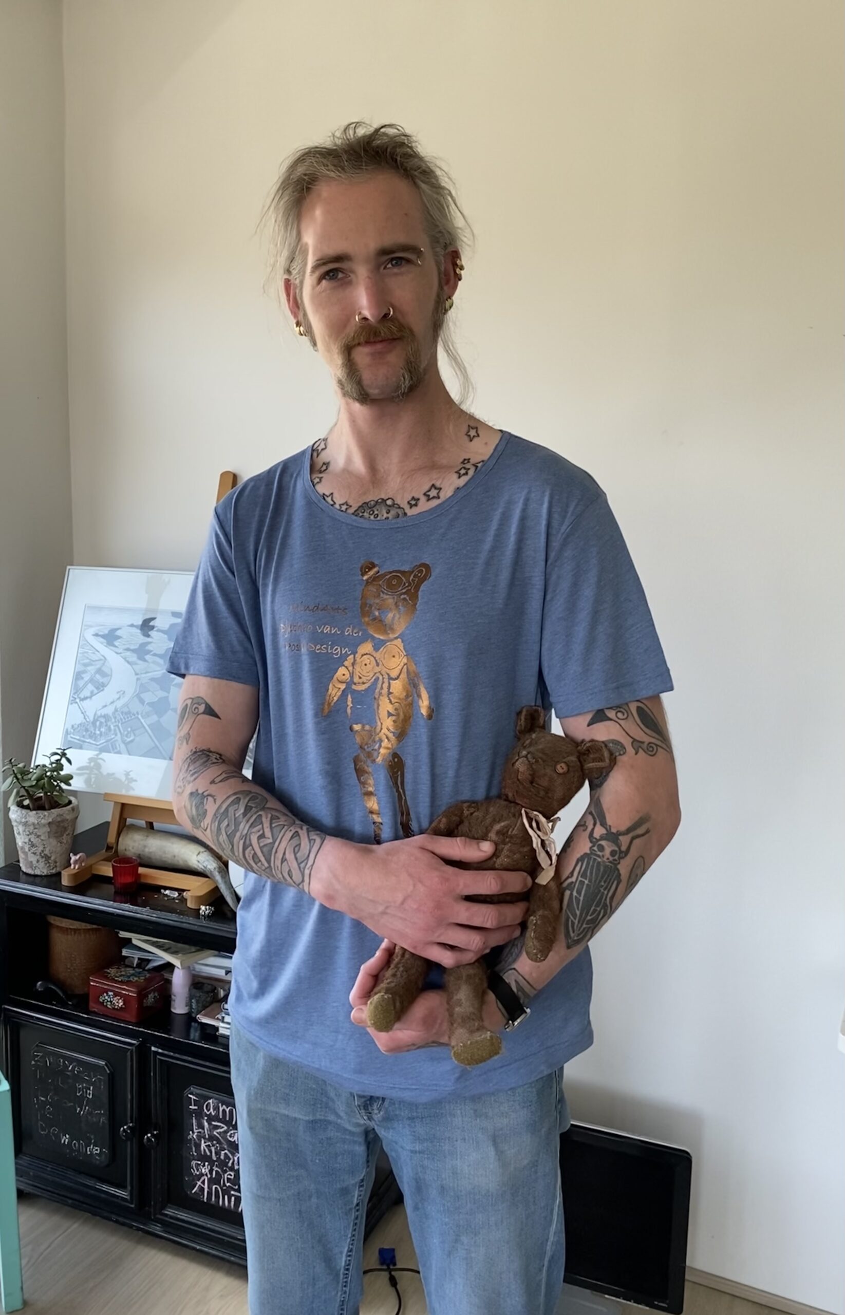 889FBA57-F9E9-4EED-BAD4-7DCBC9F9BAE7