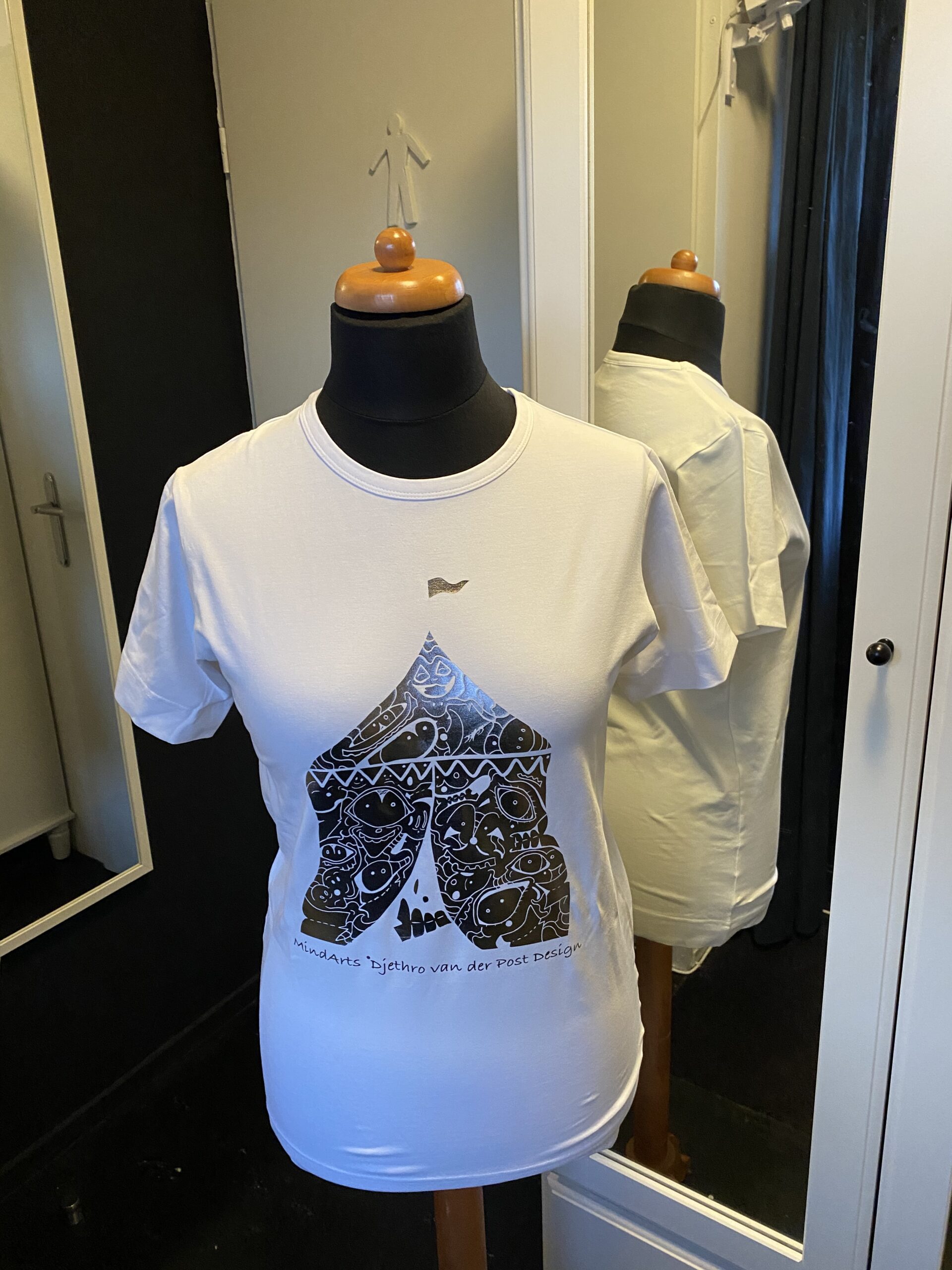 EA071B4E-6A2D-4E5B-90B3-E1DF10822C4A