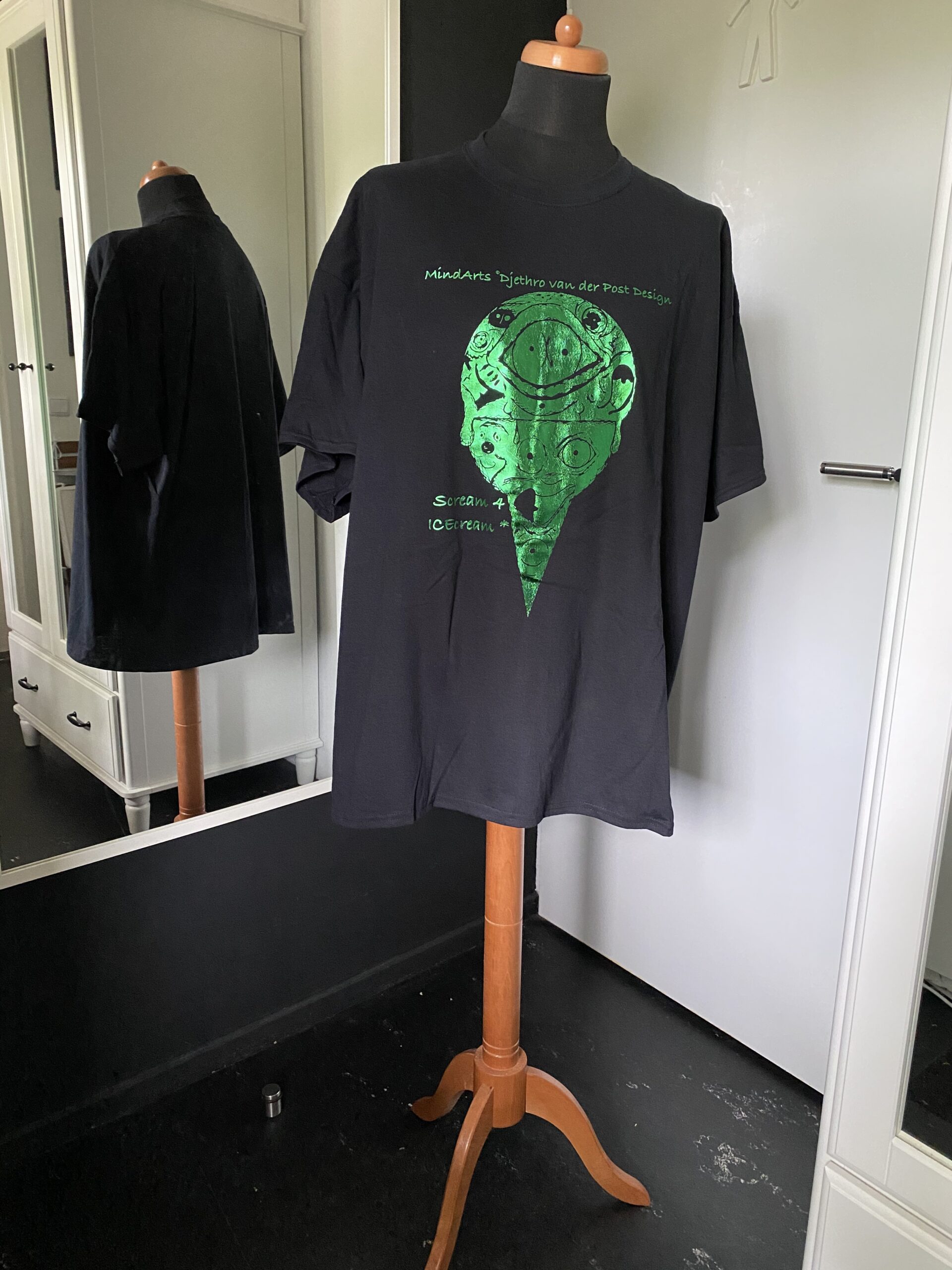 2E334679-A9A1-4FFC-AFBA-856B160F2F6C